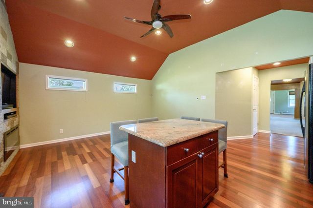 27 S LENOLA RD, Moorestown, NJ 08057