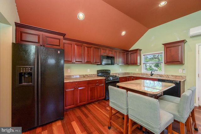 27 S LENOLA RD, Moorestown, NJ 08057