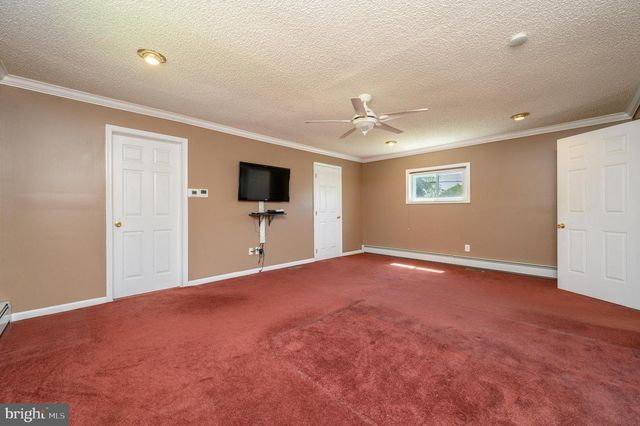 27 S LENOLA RD, Moorestown, NJ 08057