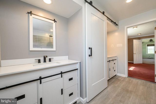 27 S LENOLA RD, Moorestown, NJ 08057