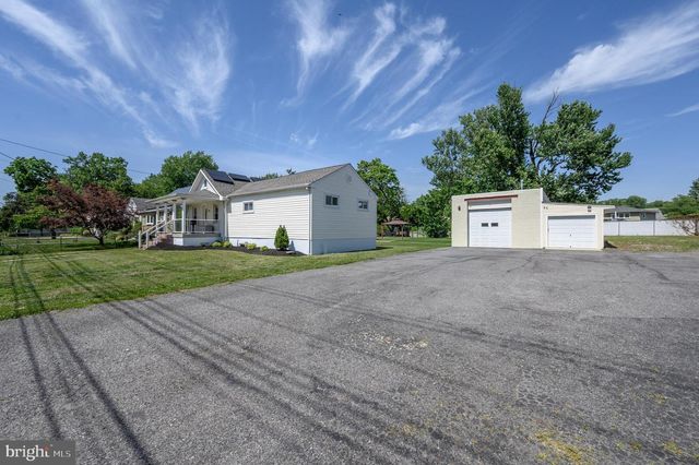 27 S LENOLA RD, Moorestown, NJ 08057