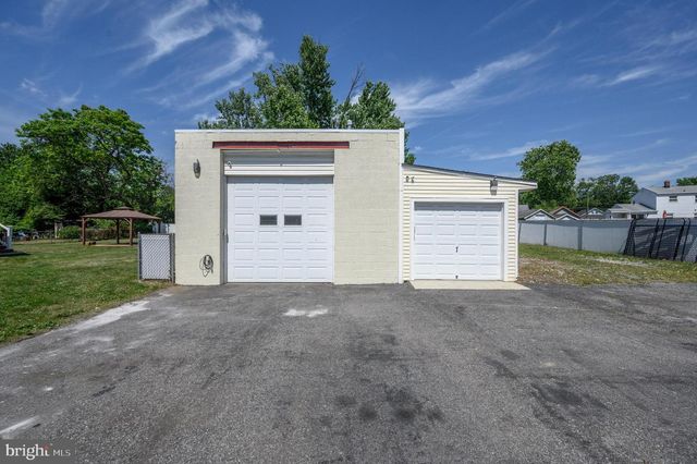 27 S LENOLA RD, Moorestown, NJ 08057