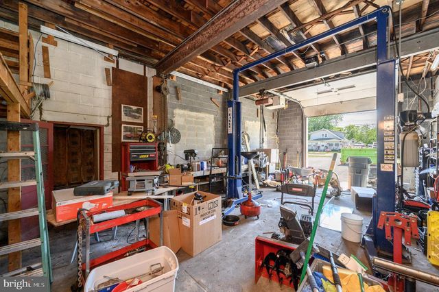 27 S LENOLA RD, Moorestown, NJ 08057
