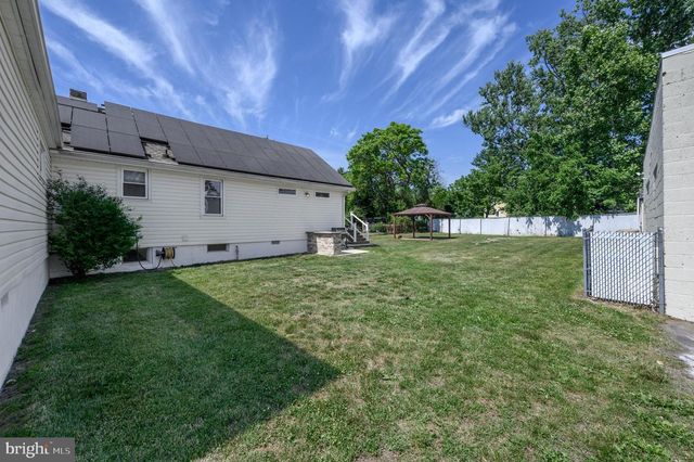 27 S LENOLA RD, Moorestown, NJ 08057
