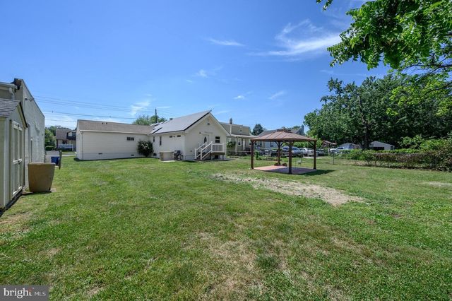 27 S LENOLA RD, Moorestown, NJ 08057