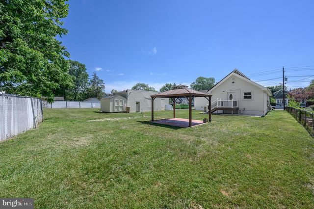 27 S LENOLA RD, Moorestown, NJ 08057