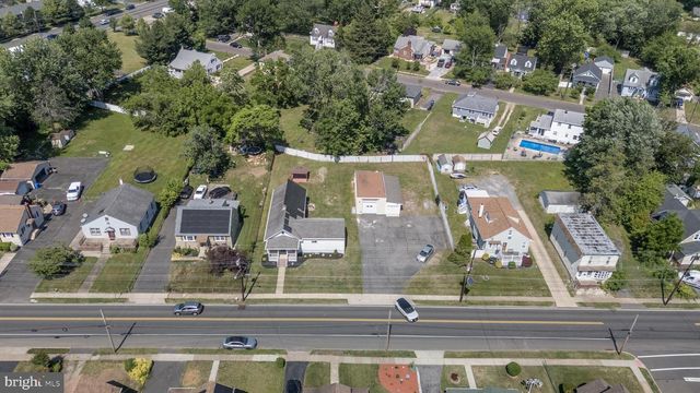 27 S LENOLA RD, Moorestown, NJ 08057
