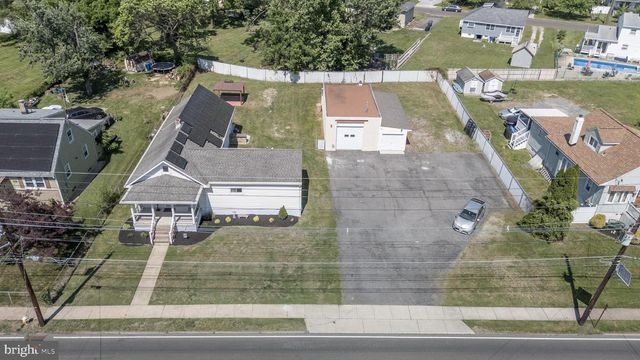 27 S LENOLA RD, Moorestown, NJ 08057