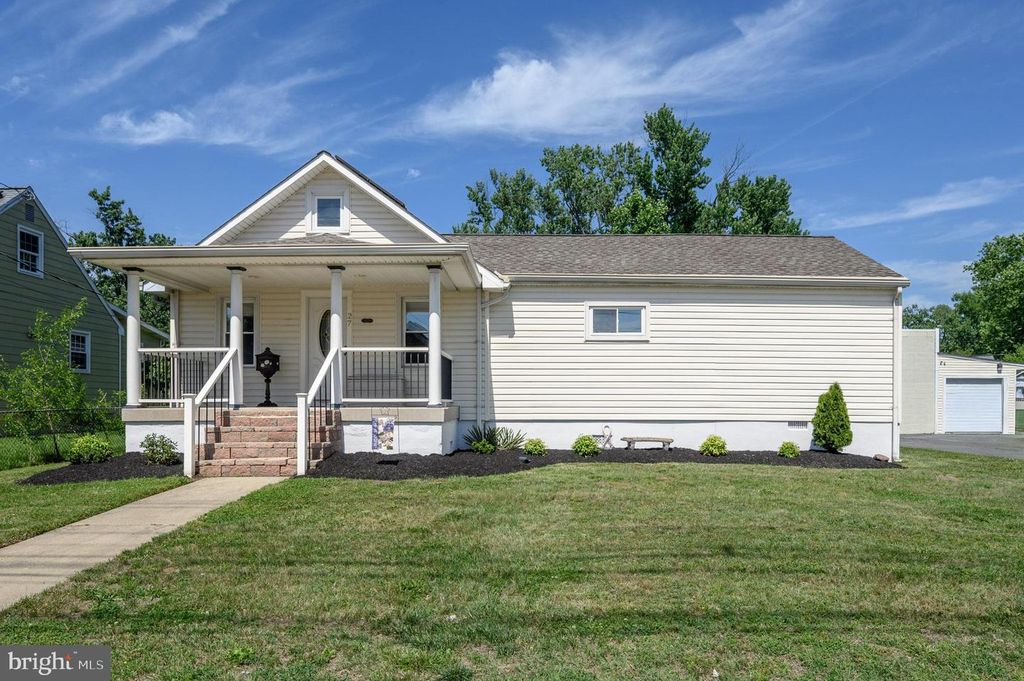 27 S LENOLA RD, Moorestown, NJ 08057
