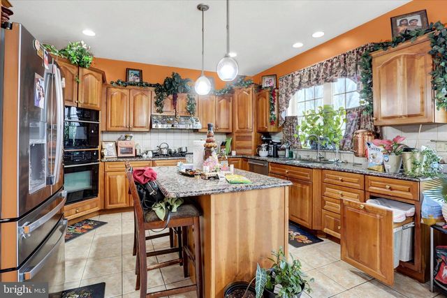 567 LUCINDA LN, Mechanicsburg, PA 17055