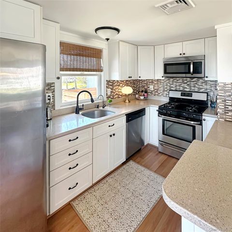 57 Nash Avenue, Flanders, NY 11901