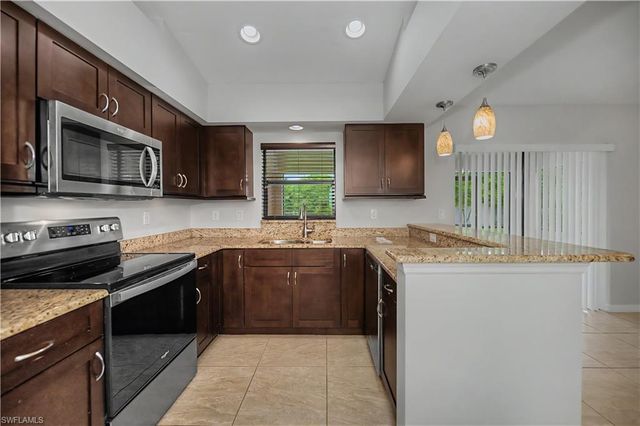 20 NE 20th AVE, Cape Coral, FL 33909