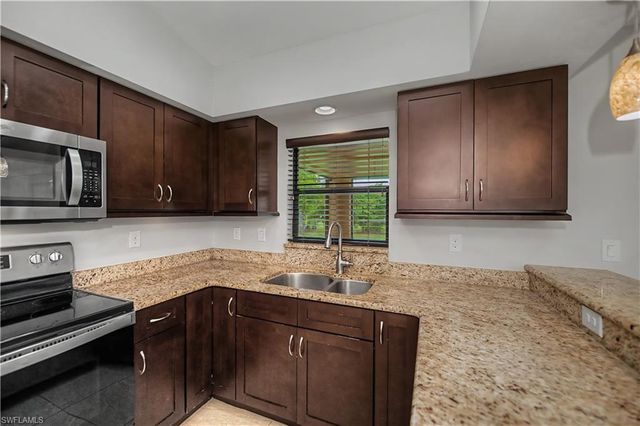 20 NE 20th AVE, Cape Coral, FL 33909