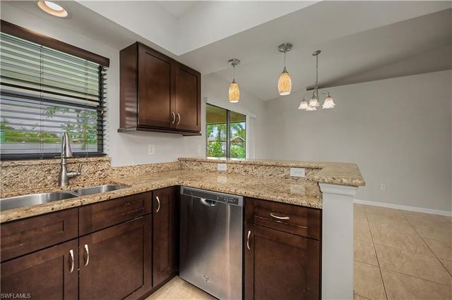 20 NE 20th AVE, Cape Coral, FL 33909