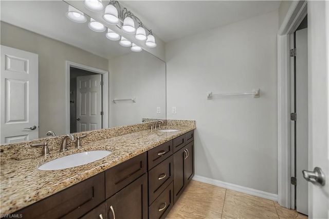 20 NE 20th AVE, Cape Coral, FL 33909