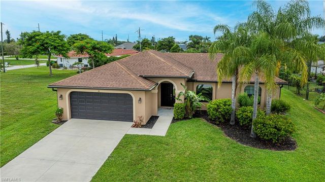 20 NE 20th AVE, Cape Coral, FL 33909