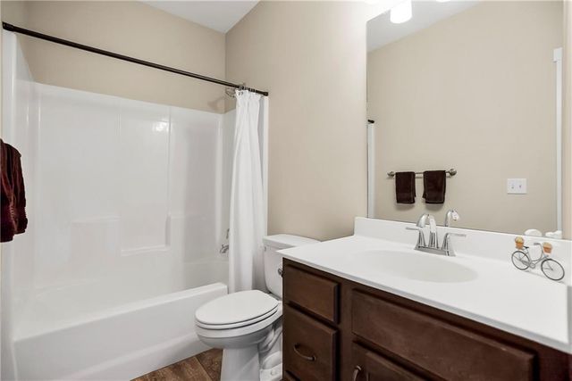 23602 W 92nd Street, Lenexa, KS 66227