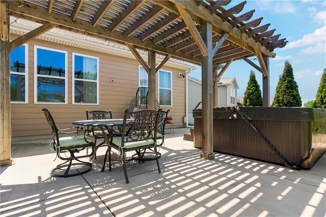 23602 W 92nd Street, Lenexa, KS 66227