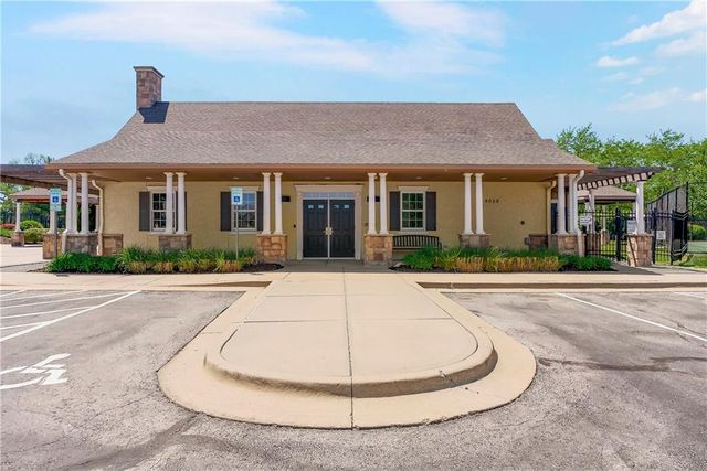 23602 W 92nd Street, Lenexa, KS 66227