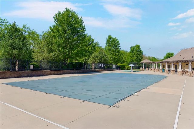 23602 W 92nd Street, Lenexa, KS 66227