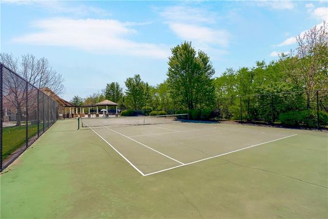 23602 W 92nd Street, Lenexa, KS 66227