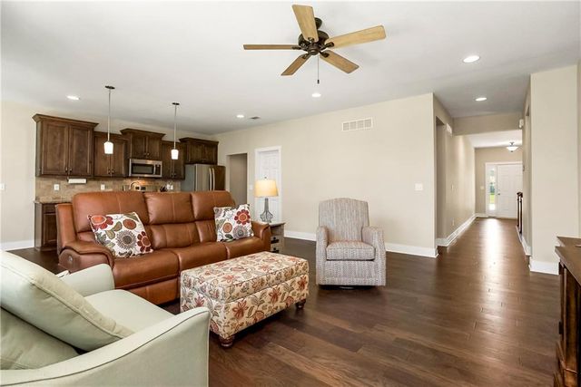 23602 W 92nd Street, Lenexa, KS 66227