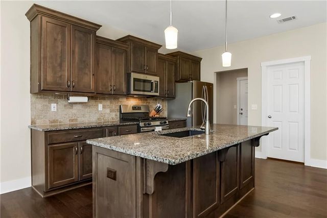 23602 W 92nd Street, Lenexa, KS 66227