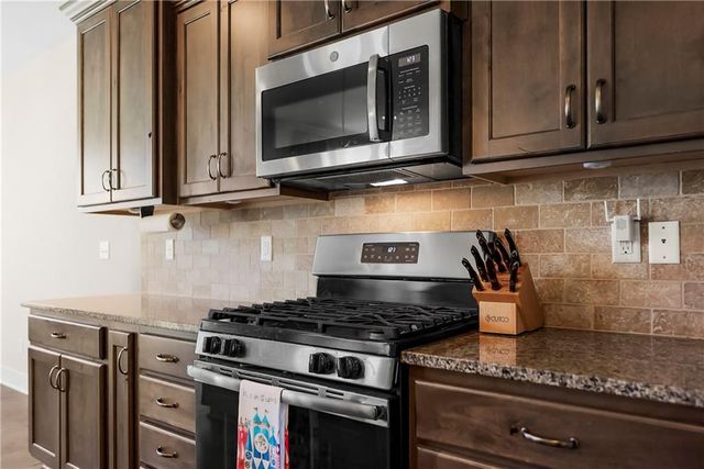 23602 W 92nd Street, Lenexa, KS 66227