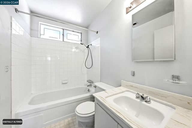 2261 Del Monte Dr, San Pablo, CA 94806
