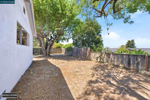 2261 Del Monte Dr, San Pablo, CA 94806