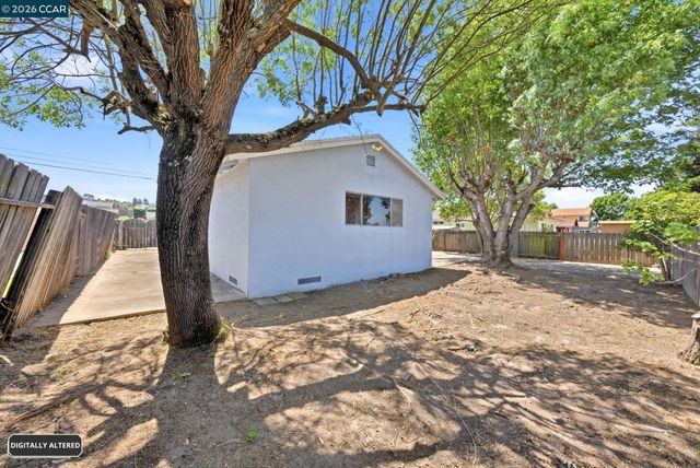 2261 Del Monte Dr, San Pablo, CA 94806