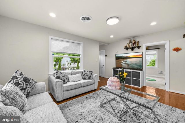 2806 OCALA AVE, District Heights, MD 20747