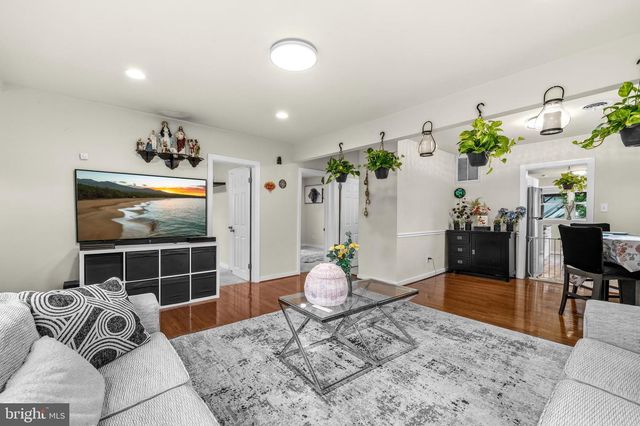 2806 OCALA AVE, District Heights, MD 20747