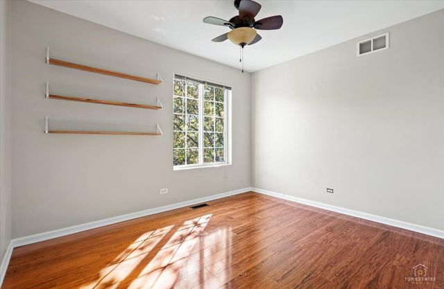 1712 Middlebury Drive 306, Aurora, IL 60503