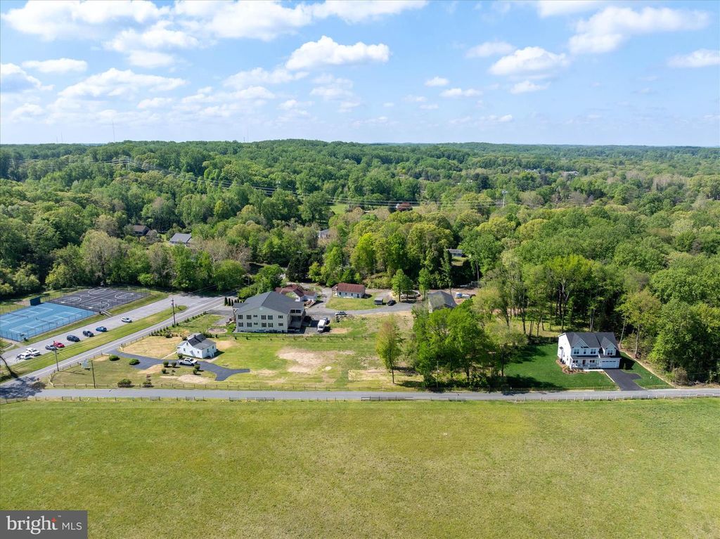 Image 11 of property listing at 1252 SUNRISE BEACH RD, Crownsville, MD 21032