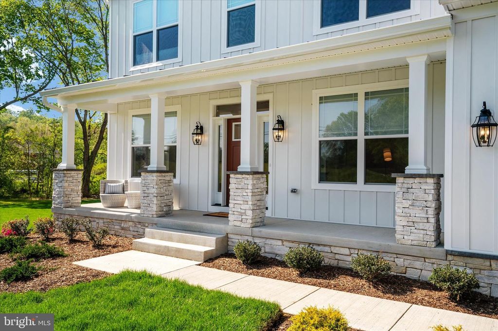 Image 16 of property listing at 1252 SUNRISE BEACH RD, Crownsville, MD 21032