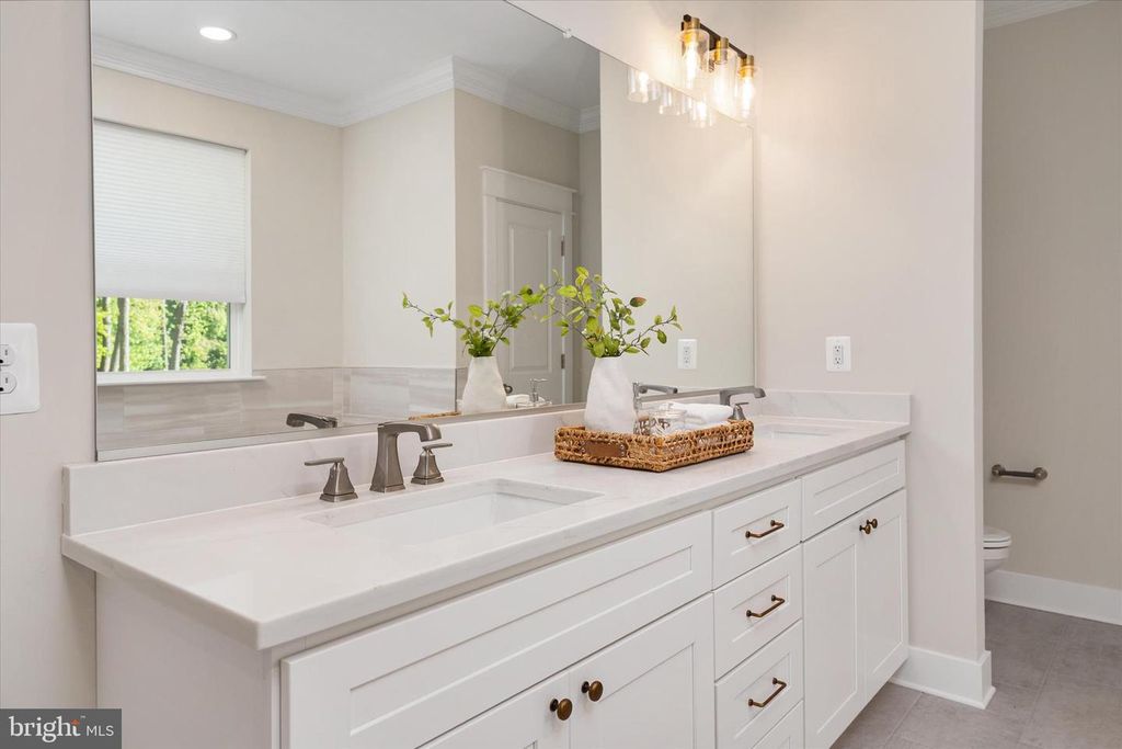 Image 34 of property listing at 1252 SUNRISE BEACH RD, Crownsville, MD 21032