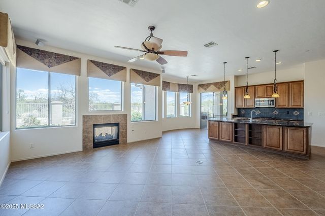 692 W Bright Canyon Drive, Oro Valley, AZ 85755