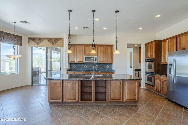 692 W Bright Canyon Drive, Oro Valley, AZ 85755