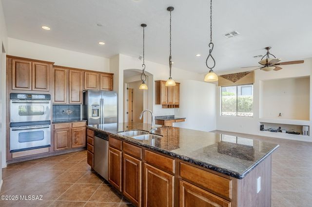 692 W Bright Canyon Drive, Oro Valley, AZ 85755