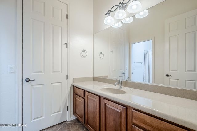 692 W Bright Canyon Drive, Oro Valley, AZ 85755