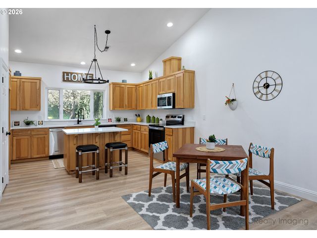 721 Se FOREST GLEN Rd, Estacada, OR 97023