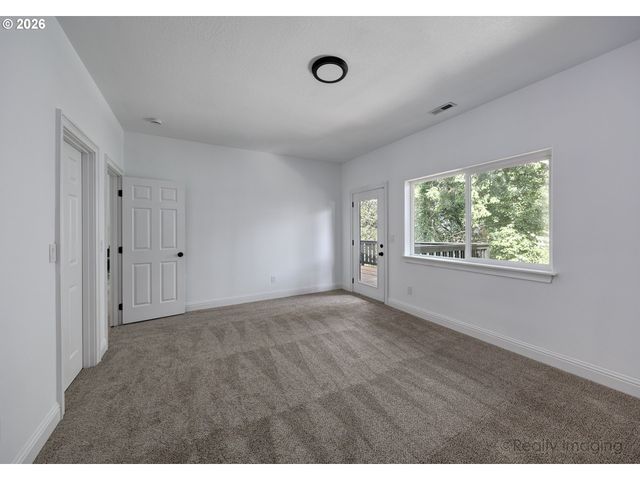 721 Se FOREST GLEN Rd, Estacada, OR 97023