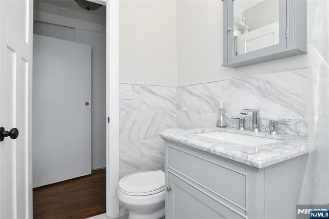 3020-3030 Edwin Avenue 5 H, Fort Lee, NJ 07024