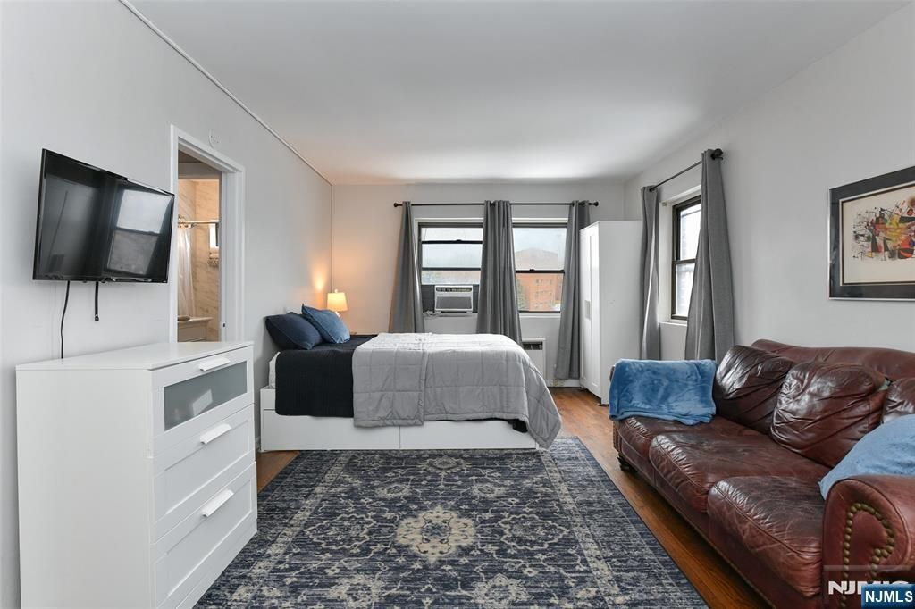 3020-3030 Edwin Avenue 5 H, Fort Lee, NJ 07024