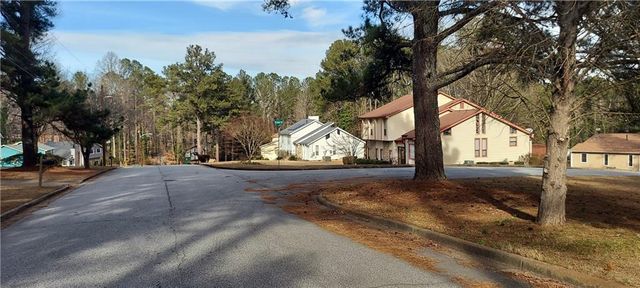 675 Fern Brooks Drive SW, Atlanta, GA 30331