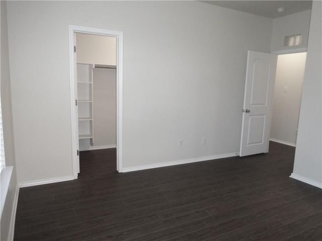 100 Carlina LOOP, Liberty Hill, TX 78642