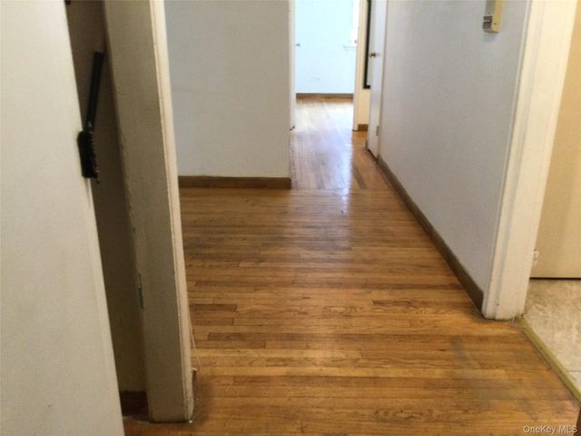 66-10 149 St 3F, Flushing, NY 11367