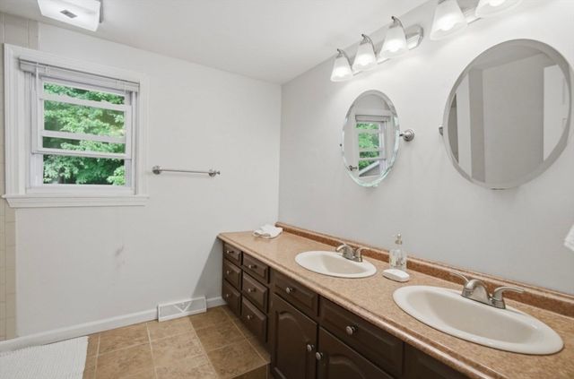 20 Entrybrook Drive, Springfield, MA 01108