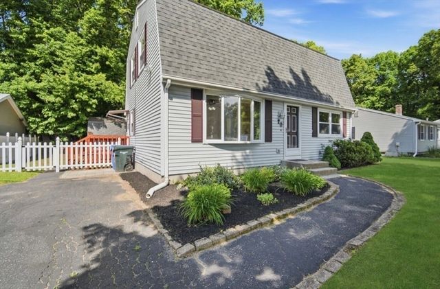 20 Entrybrook Drive, Springfield, MA 01108